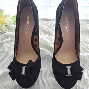 Madeline Stuart Black Wedges, Size 8